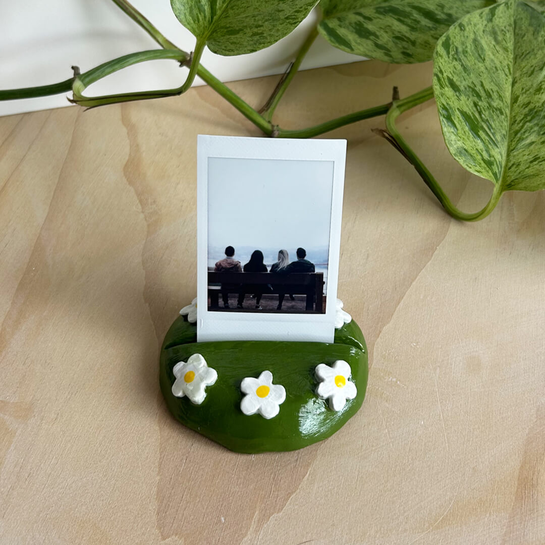 Beautiful picture holder pottery creation